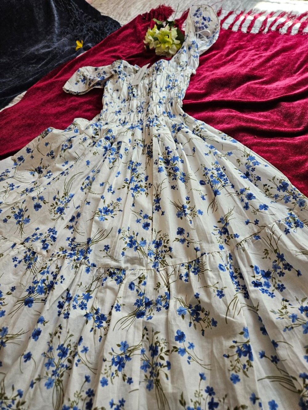 GORGEOUS FRANCESCA'S FULL SWEEP MAXI SIZE SMALL NWT BILLOWY..CRISP